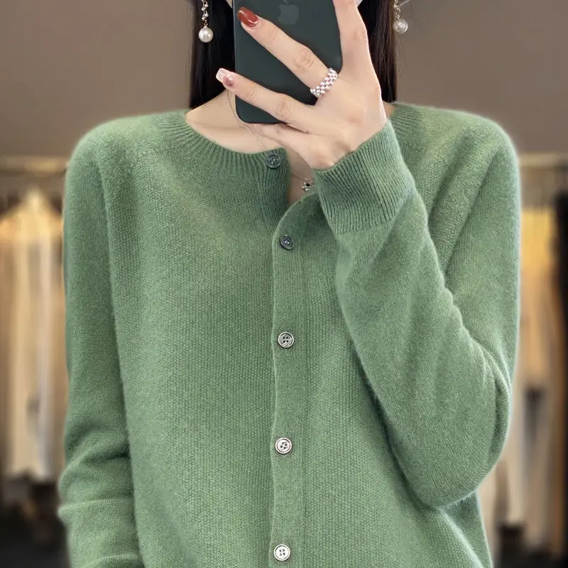 2024 Autumn And Winter New Female Neck Color Matching Pullover Loose Wild Fashion 100% Pure Wool Knitted Base Sweater
2024 Autumn And Winter New Female Neck Color Matching Pullover Loose Wild Fashion 100% Pure Wool Knitted Base Sweater