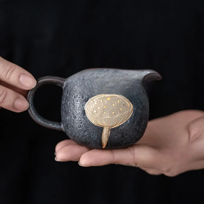 160ml Handmade Gold-plated Lotus Pod Tea Pitcher Pour Tea Cha Hai Dispenser Household Justice Cup Fair Mug for Tea Accessories
160ml Handmade Gold-plated Lotus Pod Tea Pitcher Pour Tea Cha Hai Dispenser Household Justice Cup Fair Mug for Tea Accessories