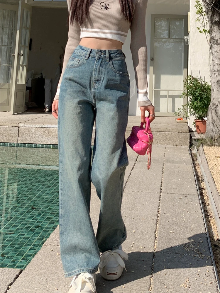 2023 Summer Blue Vintage Jeans Women High Waist Slim Casual Straight Jeans Female Button Retro Korean Fashion Wide Leg Trousers
2023 Summer Blue Vintage Jeans Women High Waist Slim Casual Straight Jeans Female Button Retro Korean Fashion Wide Leg Trousers