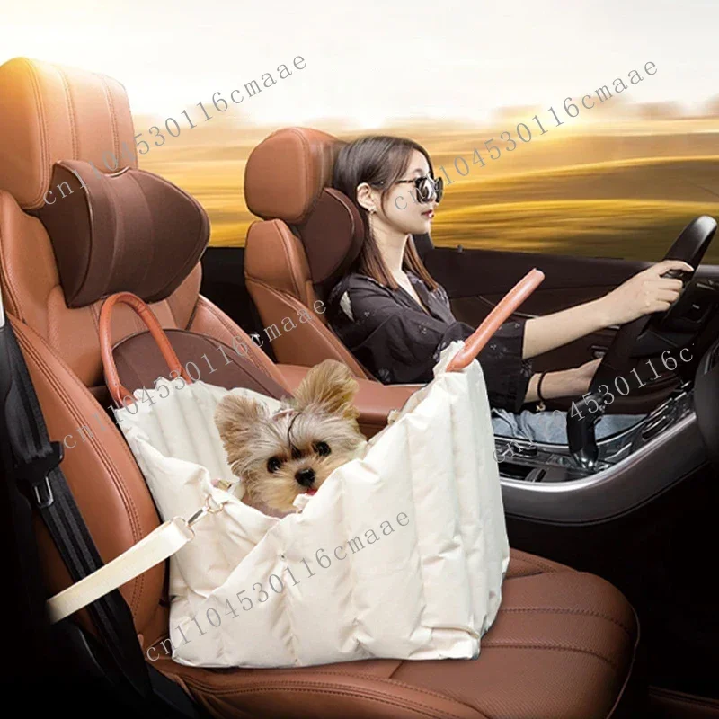 Portable Pet Dog Bag for Travel Luxury Handbag Winter Warm Removable Portable Outdoor Travel Safety Seat Bag Cat Supplies
Portable Pet Dog Bag for Travel Luxury Handbag Winter Warm Removable Portable Outdoor Travel Safety Seat Bag Cat Supplies