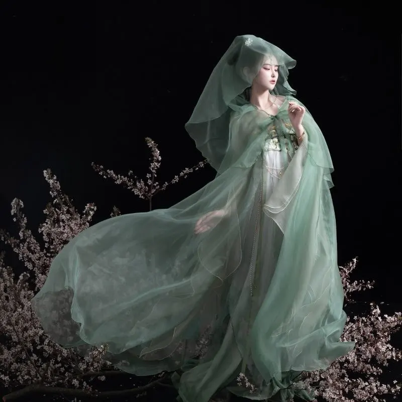 Плащ-накидка с капюшоном из длинной марлевки для вечеринок
Плащ-накидка с капюшоном из длинной марлевки для вечеринок