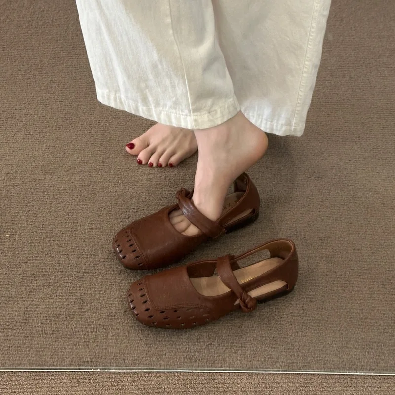 2026 Spring Summer Women French Hollow Out Breathable Mary Janes Square Toe One Strap Low Heel Elegant Daily Flats
2026 Spring Summer Women French Hollow Out Breathable Mary Janes Square Toe One Strap Low Heel Elegant Daily Flats