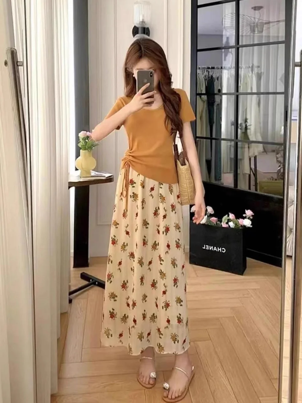 Summer Floral Print Half-length T-shirt And Drawstring Short-sleeve Top Women's Fashion Set Casual Breathable Polyester Two-p...
Summer Floral Print Half-length T-shirt And Drawstring Short-sleeve Top Women's Fashion Set Casual Breathable Polyester Two-p...