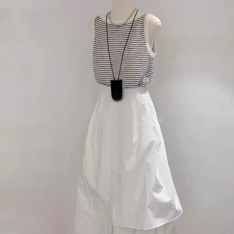 Summer White Sleeveless Stripe Top And Skirt Set Women's Fashion Ensemble Short Sleeve round Neck Two-Piece Polyester Outfit
Summer White Sleeveless Stripe Top And Skirt Set Women's Fashion Ensemble Short Sleeve round Neck Two-Piece Polyester Outfit