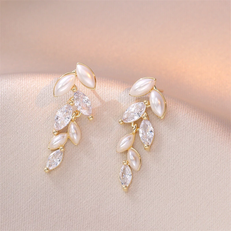 Korean Fashion Leaf Zircon Pendant Earrings for Women 2024 New Stainless Steel Personalized Earrings Girl Jewelry Accessories
Korean Fashion Leaf Zircon Pendant Earrings for Women 2024 New Stainless Steel Personalized Earrings Girl Jewelry Accessories