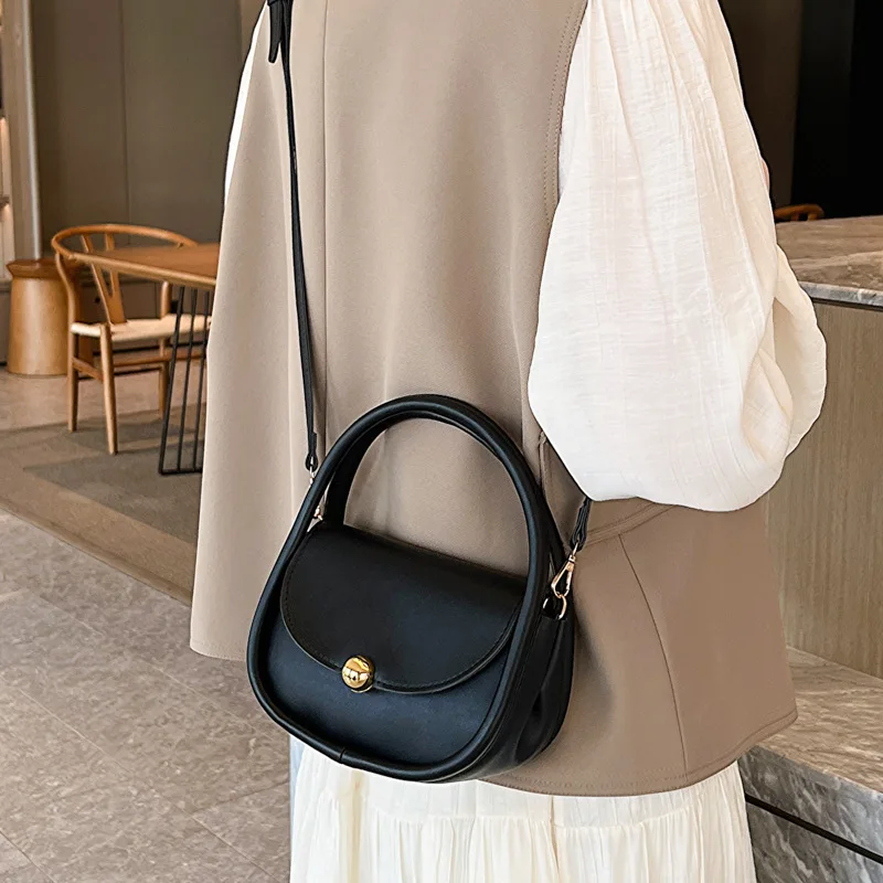 New Fashion Crossbody Bag Shoulder Bag Simple And Versatile Solid Color Women's Shoulder Bag
New Fashion Crossbody Bag Shoulder Bag Simple And Versatile Solid Color Women's Shoulder Bag