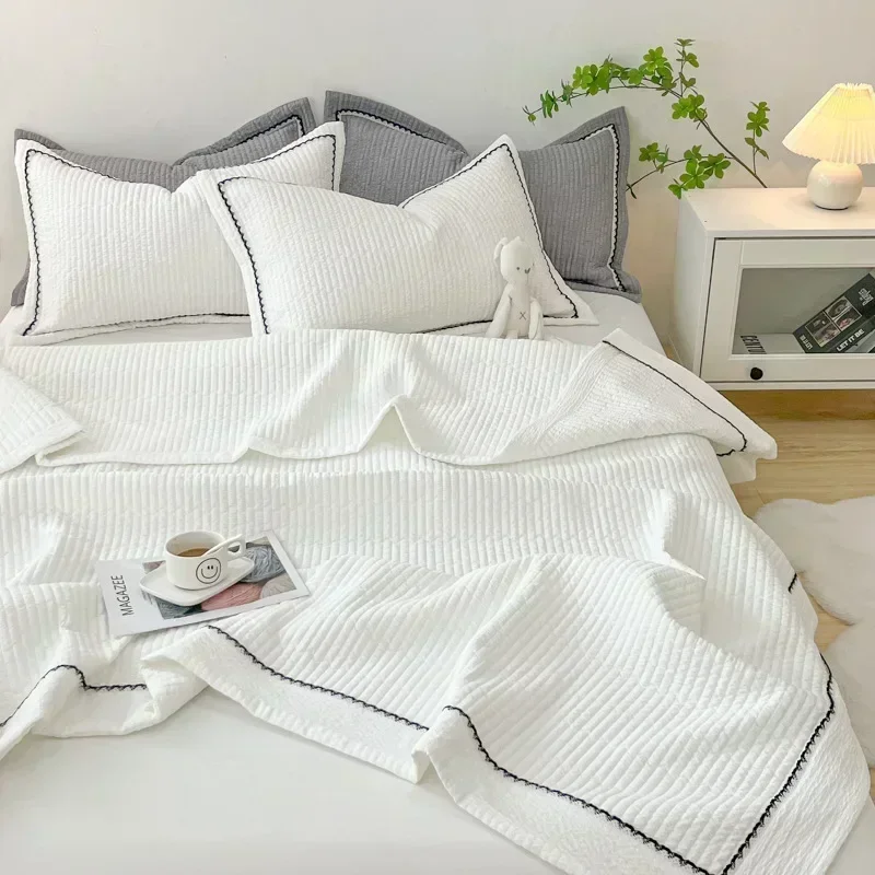 French Skin-friendly Spring Summer Blanket Set Elegance Princess Bubble Yarn Quilted Duvet Lightweight Air Conditioning Quilt
French Skin-friendly Spring Summer Blanket Set Elegance Princess Bubble Yarn Quilted Duvet Lightweight Air Conditioning Quilt