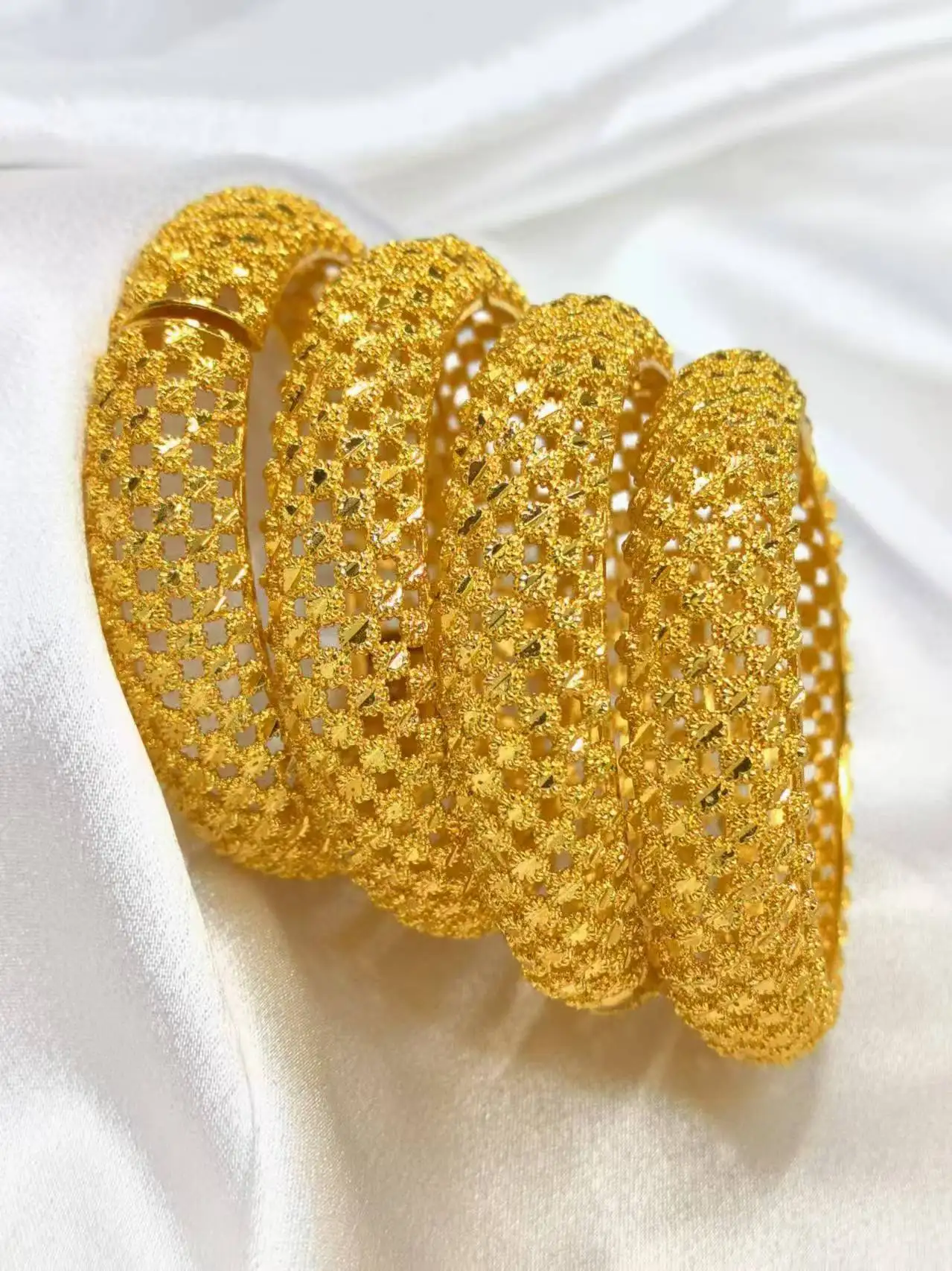 ANIID Luxury 24k Gold Color Bangles Bracelets Wedding Ethiopian Nigeria Bridal Arab Fashion Hand Jewelry for Dubai Banquet Gifts
ANIID Luxury 24k Gold Color Bangles Bracelets Wedding Ethiopian Nigeria Bridal Arab Fashion Hand Jewelry for Dubai Banquet Gifts