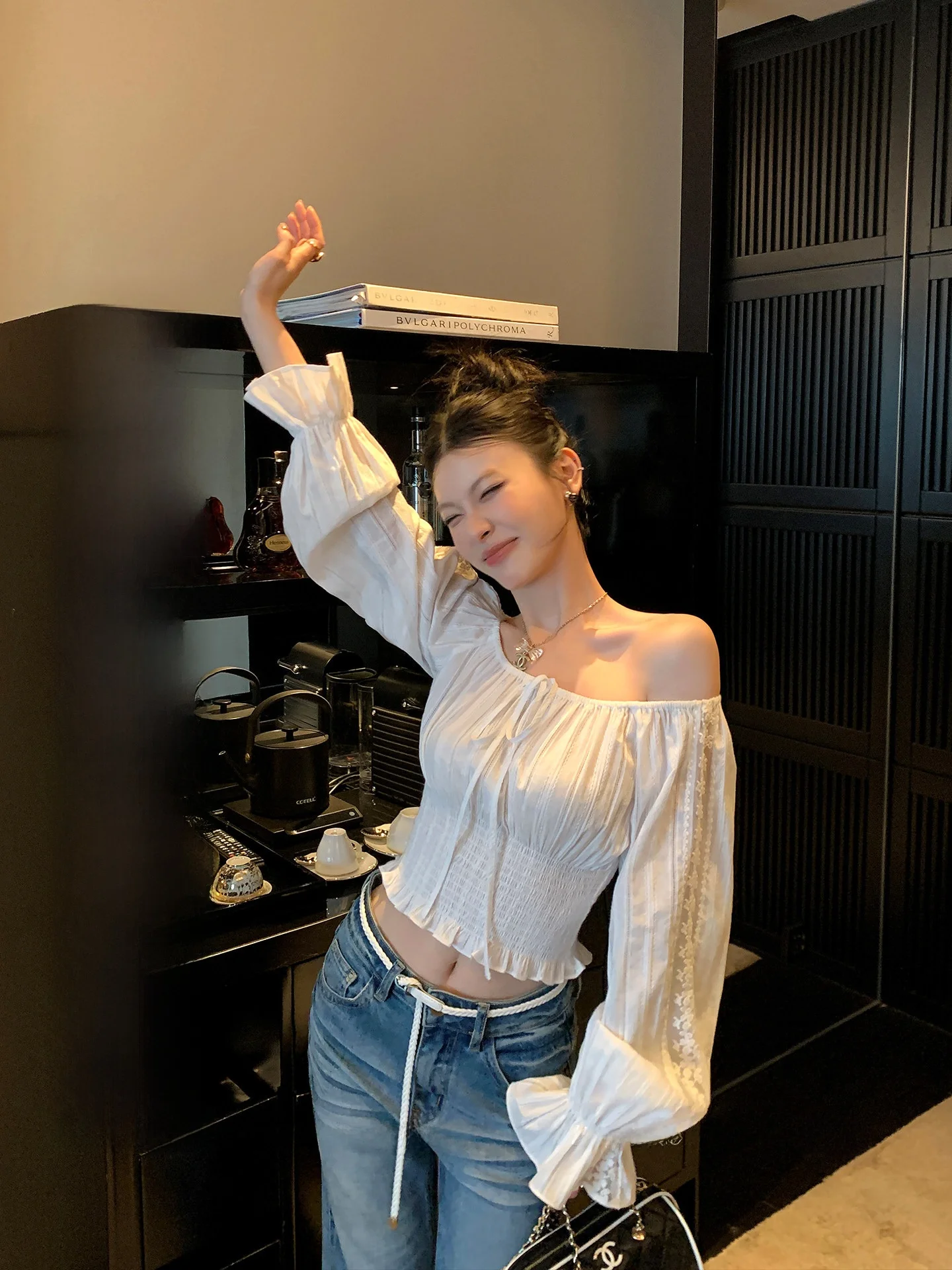 LIONE Paris Afternoon Romantic One-Shoulder Lace Texture White Shirt 100 Cotton Short Sleeve Women's Fashion Casual Shirt
LIONE Paris Afternoon Romantic One-Shoulder Lace Texture White Shirt 100 Cotton Short Sleeve Women's Fashion Casual Shirt