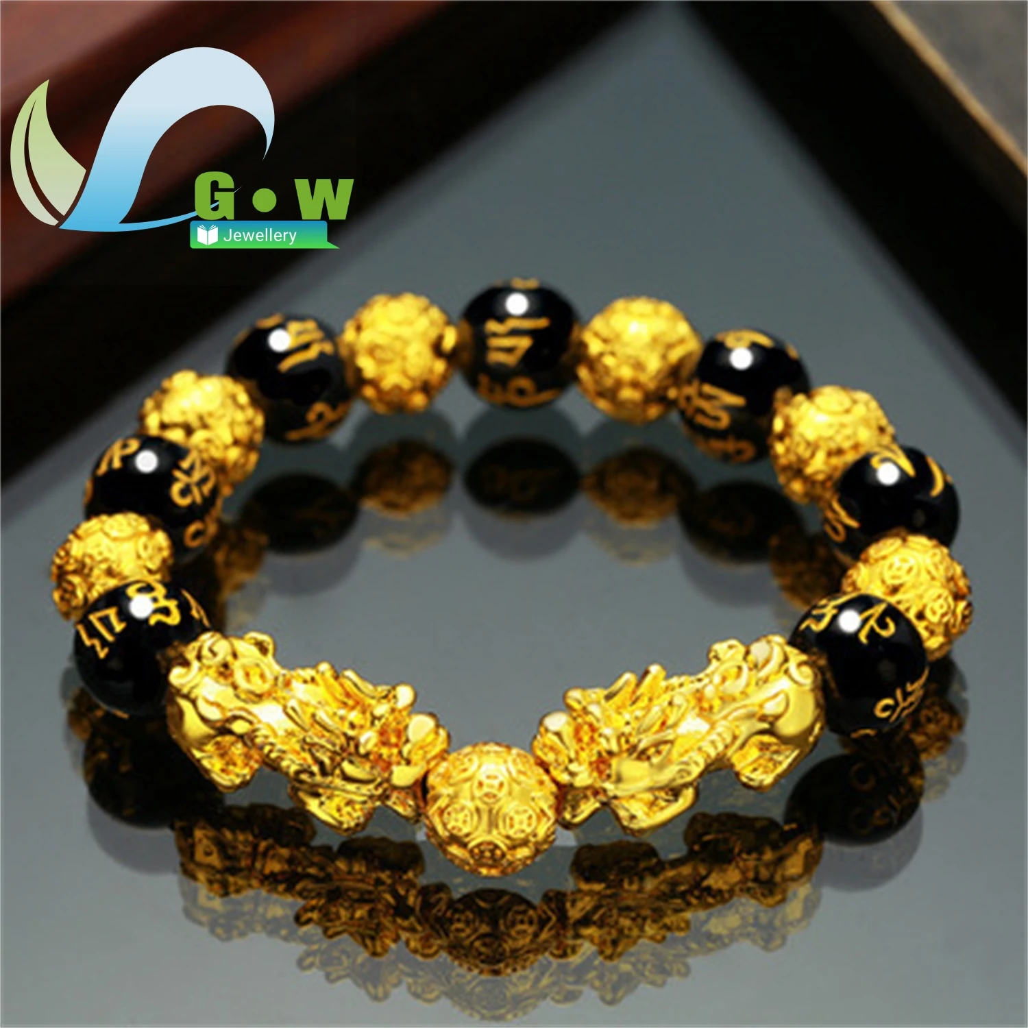 Винтажный серебряный браслет Pixiu, новый стиль, мужской и женский универсальный посеребренный нефритовый браслет с инкрустацией, браслет с бусинами на удачу, черный
Винтажный серебряный браслет Pixiu, новый стиль, мужской и женский универсальный посеребренный нефритовый браслет с инкрустацией, браслет с бусинами на удачу, черный