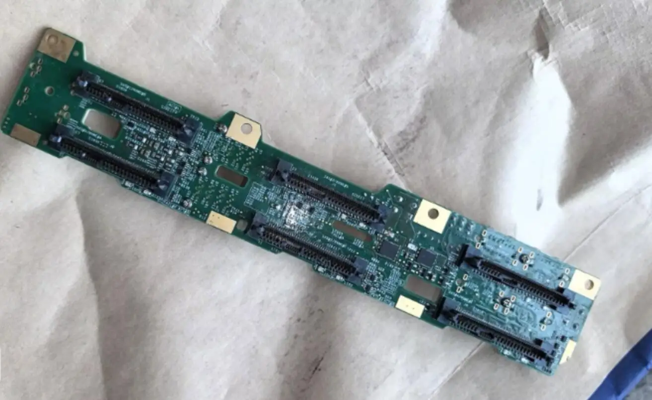 BPN-SAS3-F418-B6N4 объединительная плата жесткого диска с 4 портами USB и 2 портами SFF8643
BPN-SAS3-F418-B6N4 объединительная плата жесткого диска с 4 портами USB и 2 портами SFF8643