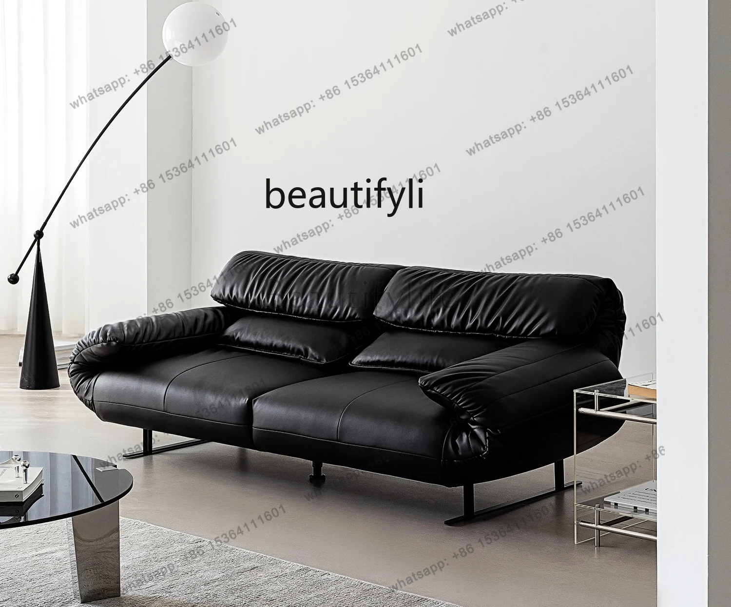 Black leather Bauhaus style can be bent three-person straight folding ear multi-function sofa bed
Black leather Bauhaus style can be bent three-person straight folding ear multi-function sofa bed