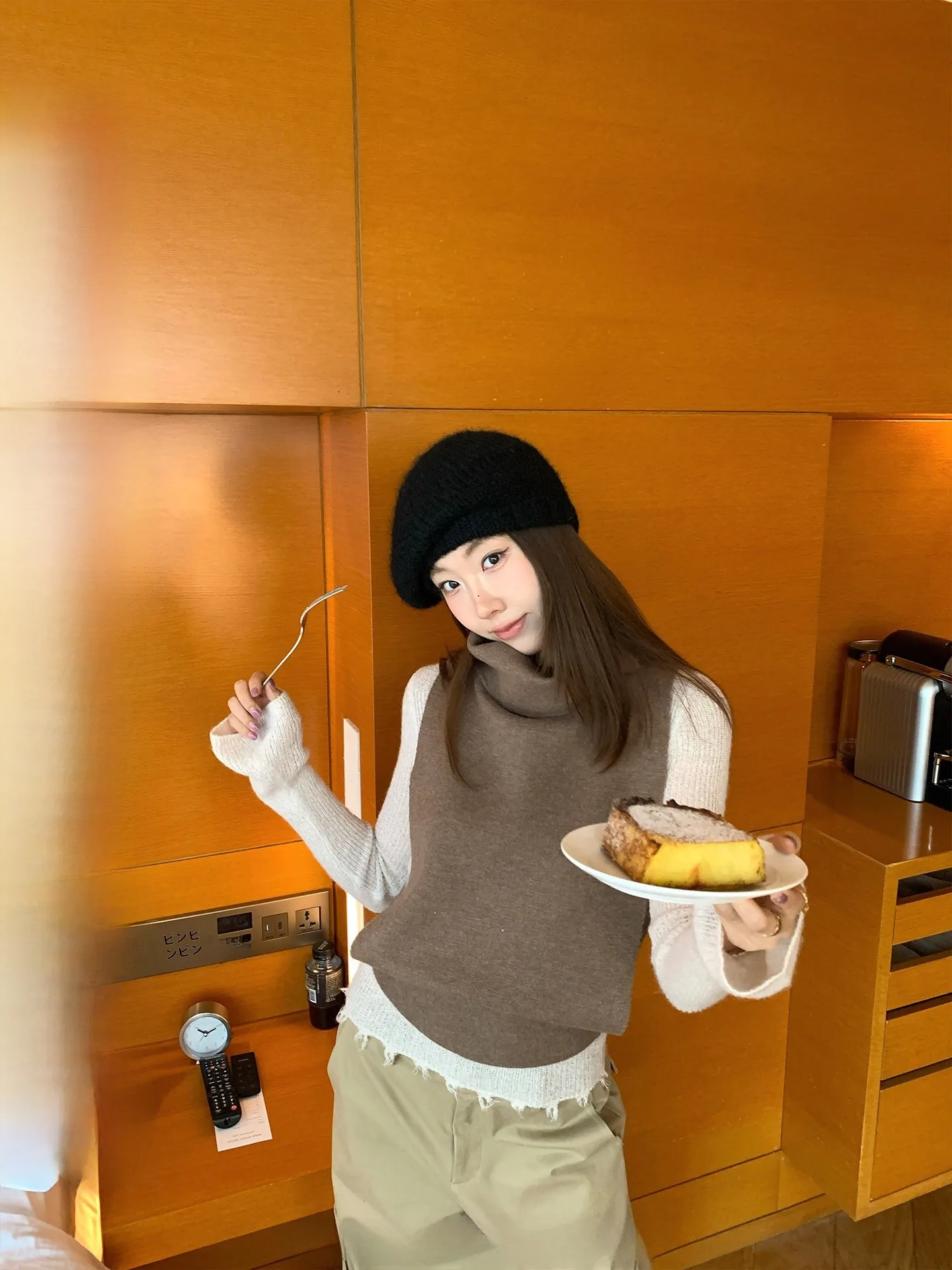 Ranwear High Neck Woolen Knitted Vest Sleeveless Side Opened Layering Focus Fashionable Loose Fit Soft Comfortable Women's Top
Ranwear High Neck Woolen Knitted Vest Sleeveless Side Opened Layering Focus Fashionable Loose Fit Soft Comfortable Women's Top