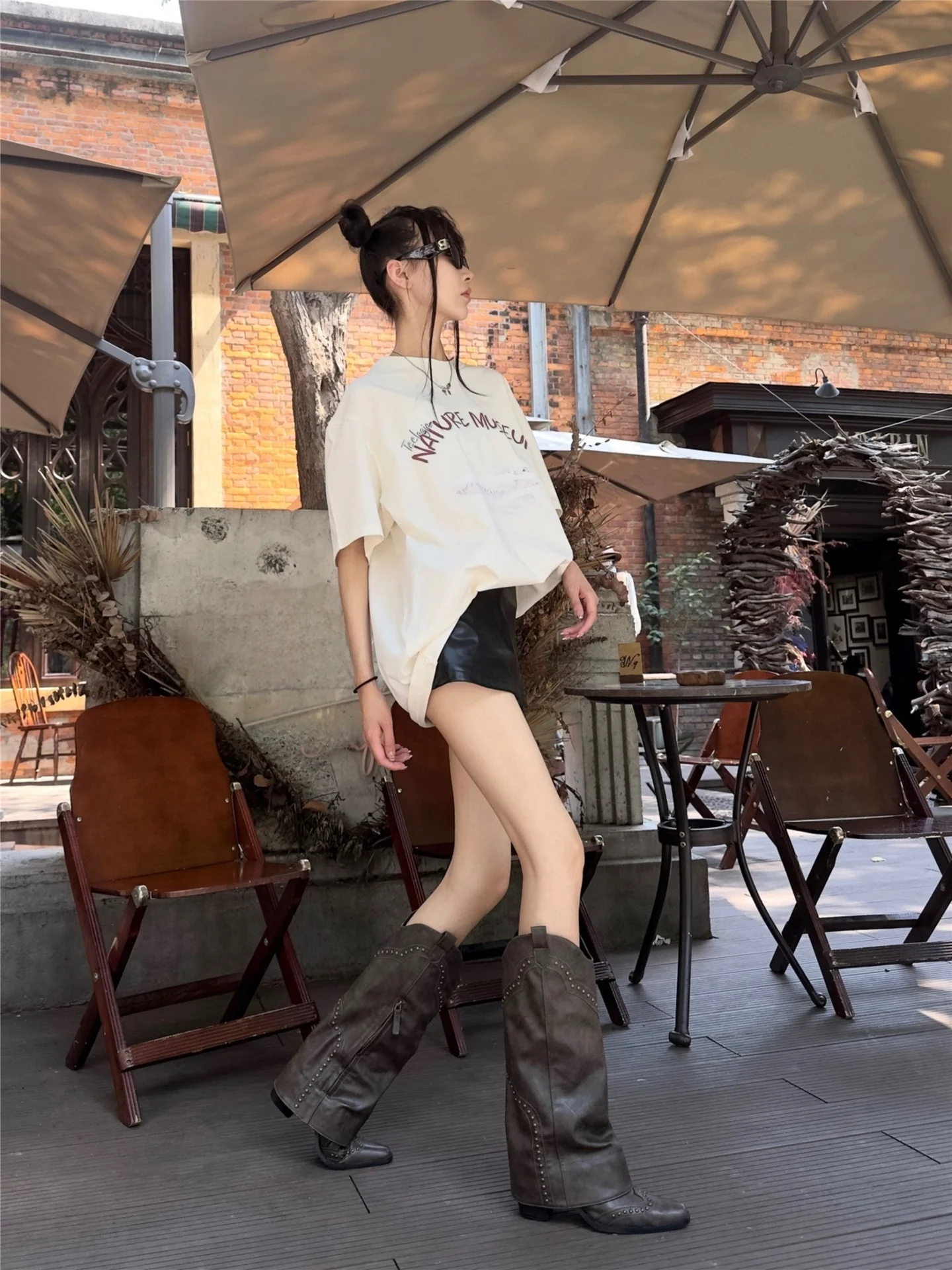 Retro Pointed Toe Rivet Pant Boot Classic Versatile Western Cowboy Boot Thick Heel Side Zipper Long Boot Women High Heel Shoe
Retro Pointed Toe Rivet Pant Boot Classic Versatile Western Cowboy Boot Thick Heel Side Zipper Long Boot Women High Heel Shoe