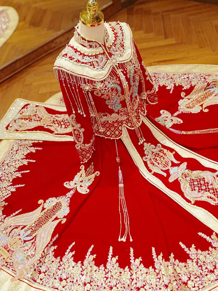 New heavy-duty Chinese-style wedding dress bride's dragon and phoenix gown toasting
New heavy-duty Chinese-style wedding dress bride's dragon and phoenix gown toasting