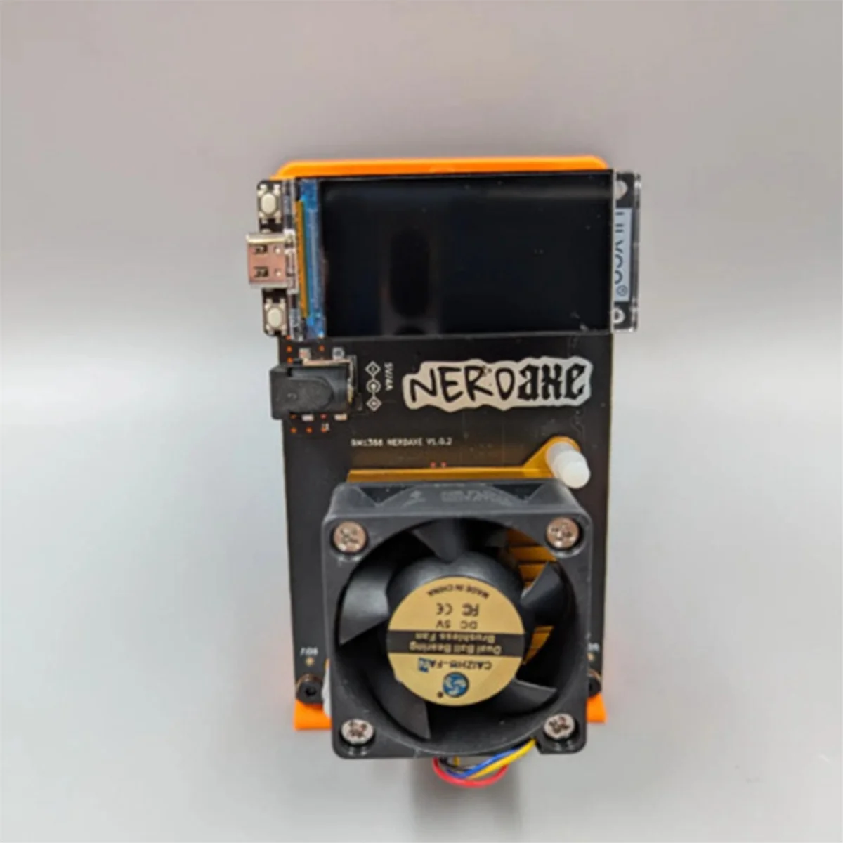 N22R_NerdAxe Miner 500Gh/S Хешрейт Bitcoin ASIC мини-майнер с вилкой европейского стандарта
N22R_NerdAxe Miner 500Gh/S Хешрейт Bitcoin ASIC мини-майнер с вилкой европейского стандарта