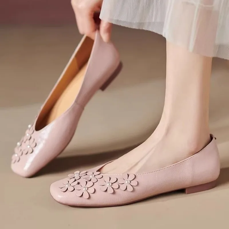 Elegant French Inspired Pearl and Floral Soft Sole Flats Women 2026 Spring Summer New Flexible Comfortable Casual Driving Shoes
Elegant French Inspired Pearl and Floral Soft Sole Flats Women 2026 Spring Summer New Flexible Comfortable Casual Driving Shoes