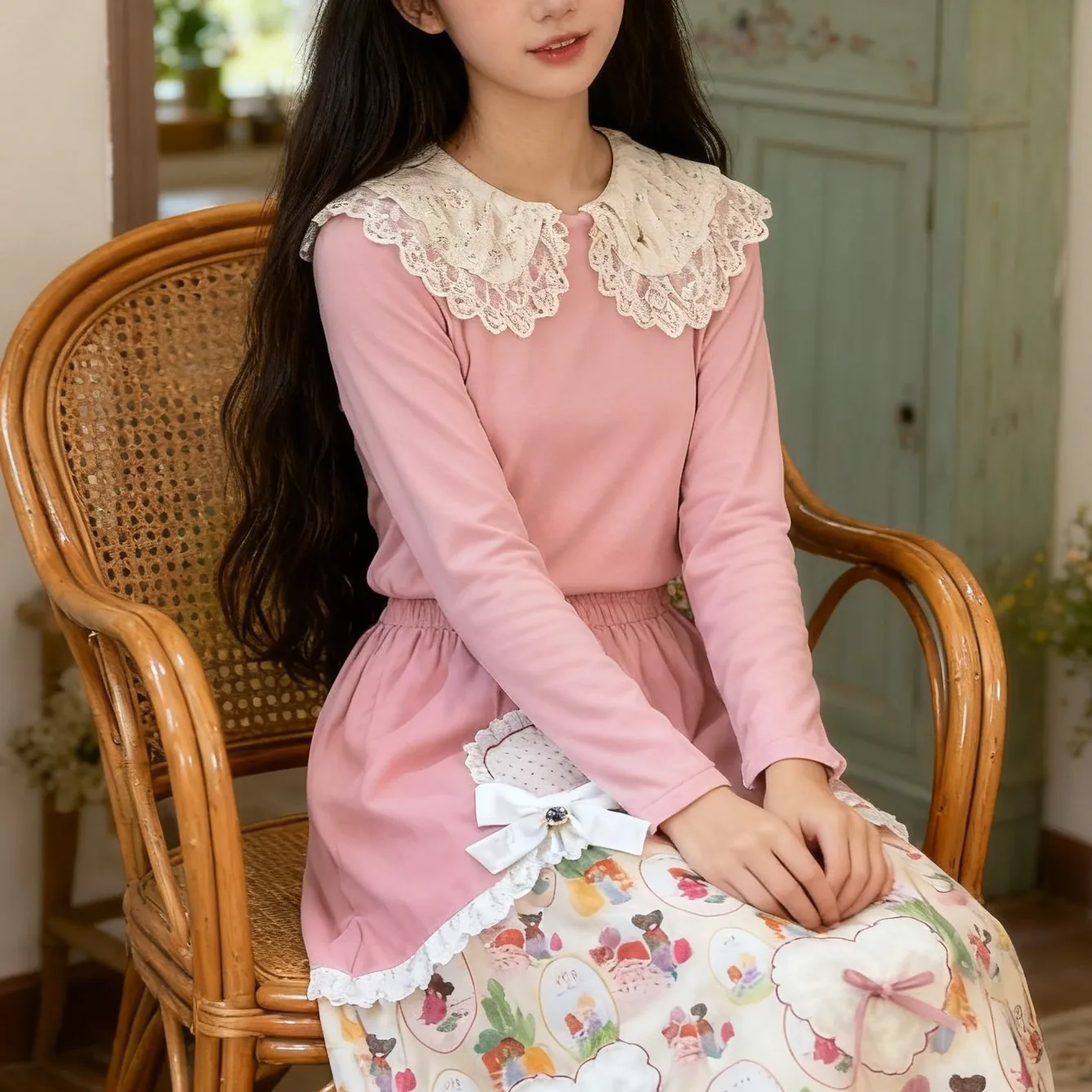 Новая элегантная и нежная блузка с кружевным воротником-стойкой, универсальный однотонный топ в стиле Mori для женщин, коллекция 2026 года
Новая элегантная и нежная блузка с кружевным воротником-стойкой, универсальный однотонный топ в стиле Mori для женщин, коллекция 2026 года