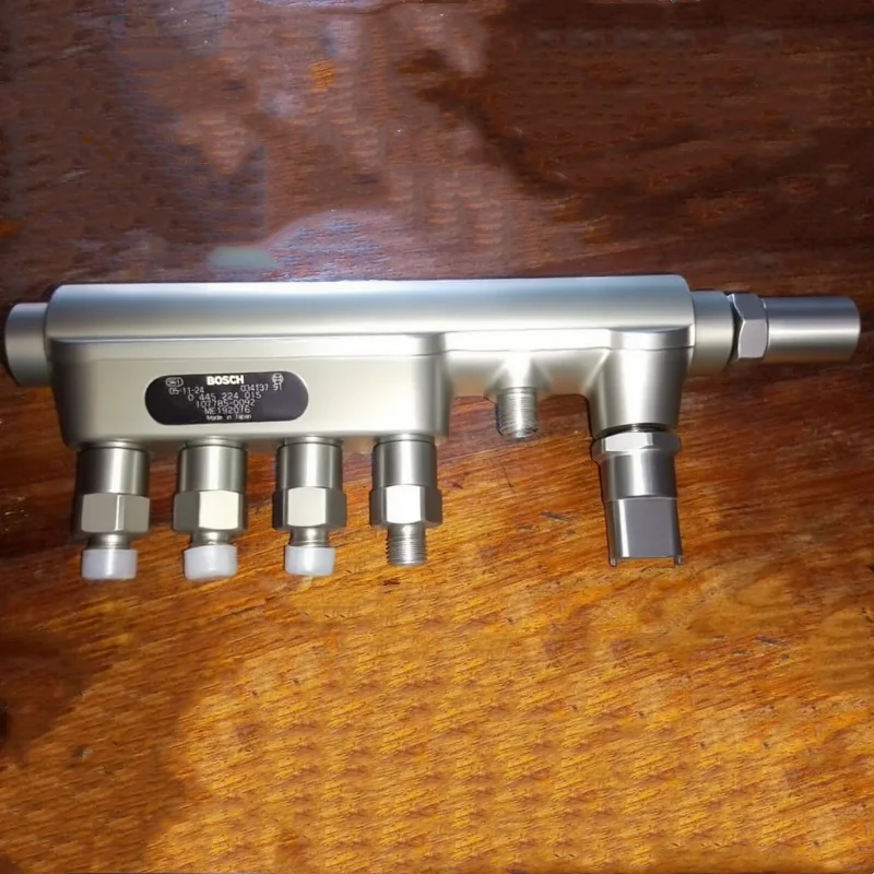 Engine Parts 0 445 224 015 High Pressure Fuel Common Rail ME1920761 Fuel Rail 07785-0092
Engine Parts 0 445 224 015 High Pressure Fuel Common Rail ME1920761 Fuel Rail 07785-0092