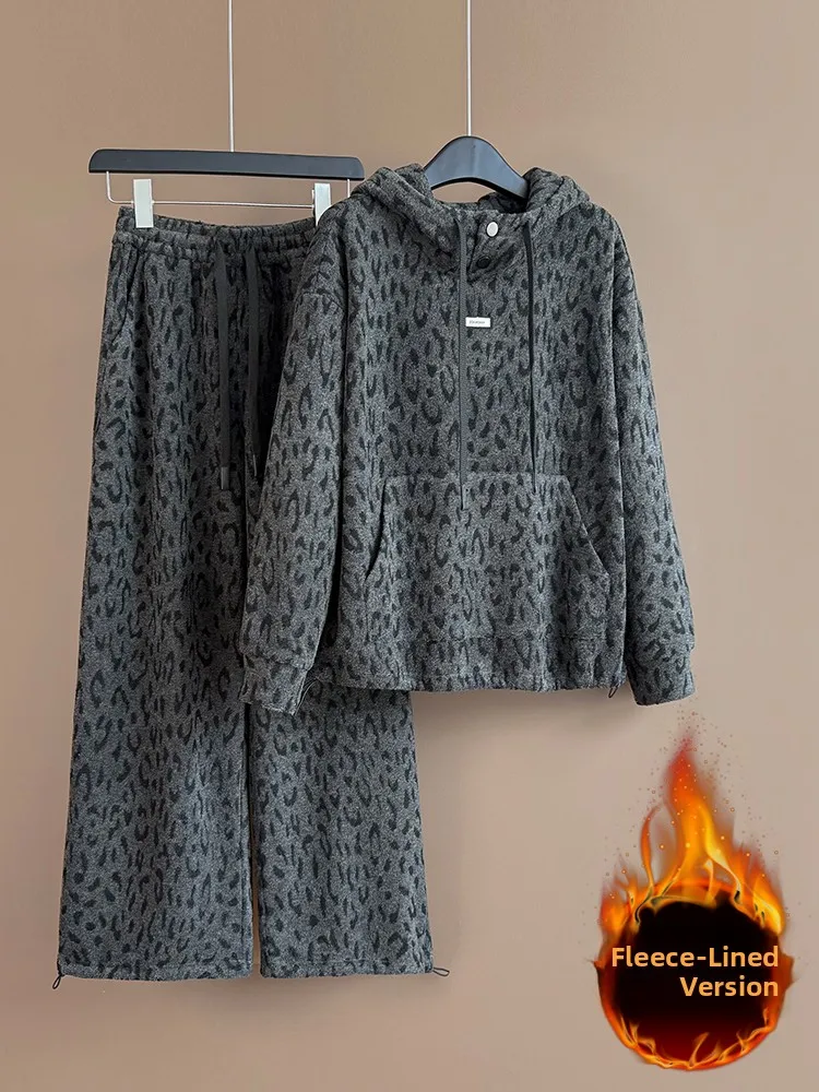 Women's Fleece Lined Wide Leg Pants Sweatshirt Set Thick Casual Sport Two Piece Set Trendy Winter Outfit Long Sleeve Hoodie
Women's Fleece Lined Wide Leg Pants Sweatshirt Set Thick Casual Sport Two Piece Set Trendy Winter Outfit Long Sleeve Hoodie