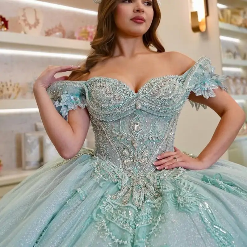 Мятно-зеленое платье Quinceanera с открытыми плечами по индивидуальному заказу, аппликация с блестками, тюлевое платье с 3D цветком, платья de 15, Quinceanera
Мятно-зеленое платье Quinceanera с открытыми плечами по индивидуальному заказу, аппликация с блестками, тюлевое платье с 3D цветком, платья de 15, Quinceanera 