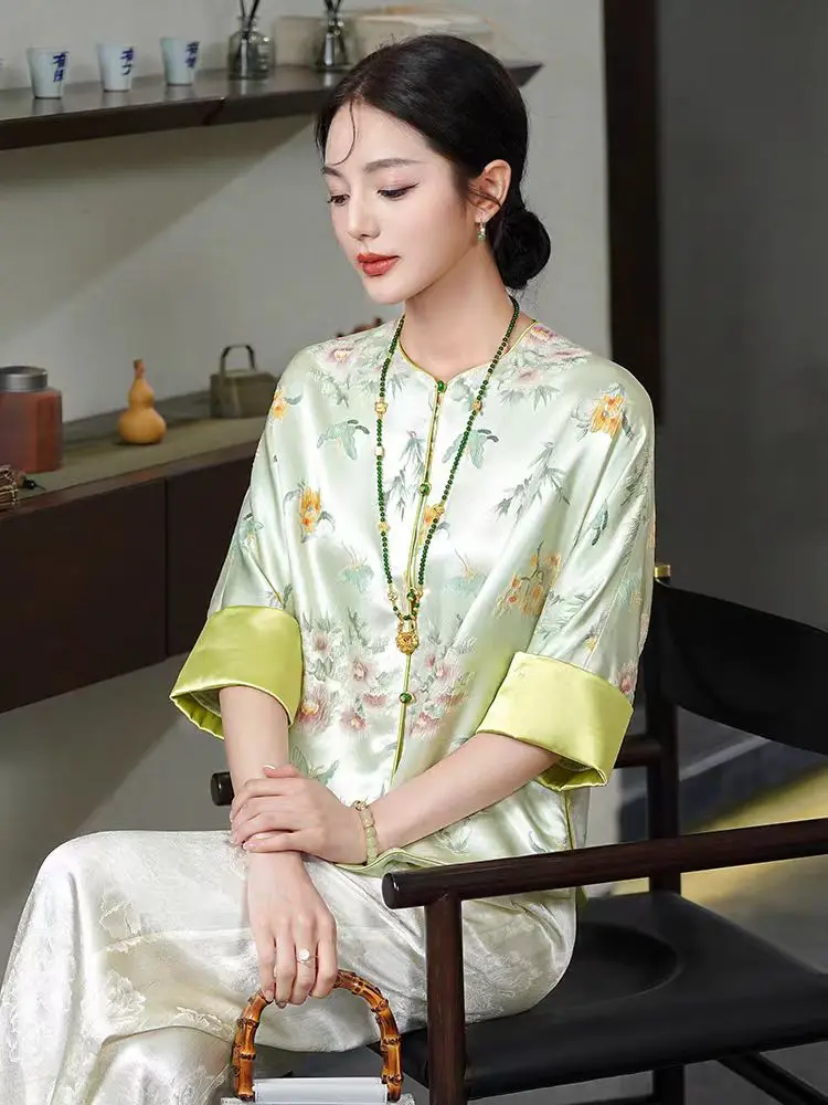 Chinese style silk embroidered jacket jacket The new Hanfu style is high-end, comfortable, soft and luxurious jacket
Chinese style silk embroidered jacket jacket The new Hanfu style is high-end, comfortable, soft and luxurious jacket