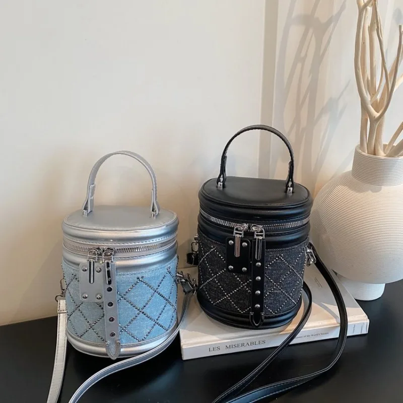 Fashionable Commuter Diaper Bag Women High End Minimalist Leather Crossbody Handbag Messenger Bag Unique Leisure Solid Color
Fashionable Commuter Diaper Bag Women High End Minimalist Leather Crossbody Handbag Messenger Bag Unique Leisure Solid Color