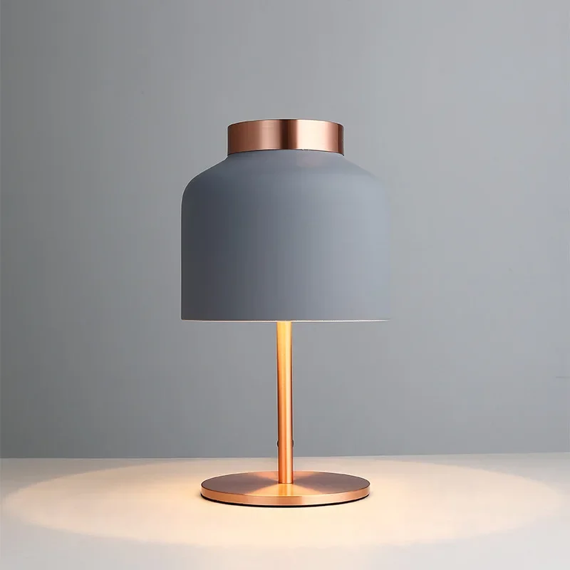 Nordic Denmark Design Postmodern Minimalist Bedroom Decoration Table Lamp Light Luxury Desk Lamp Modern Bedside Lamp
Nordic Denmark Design Postmodern Minimalist Bedroom Decoration Table Lamp Light Luxury Desk Lamp Modern Bedside Lamp