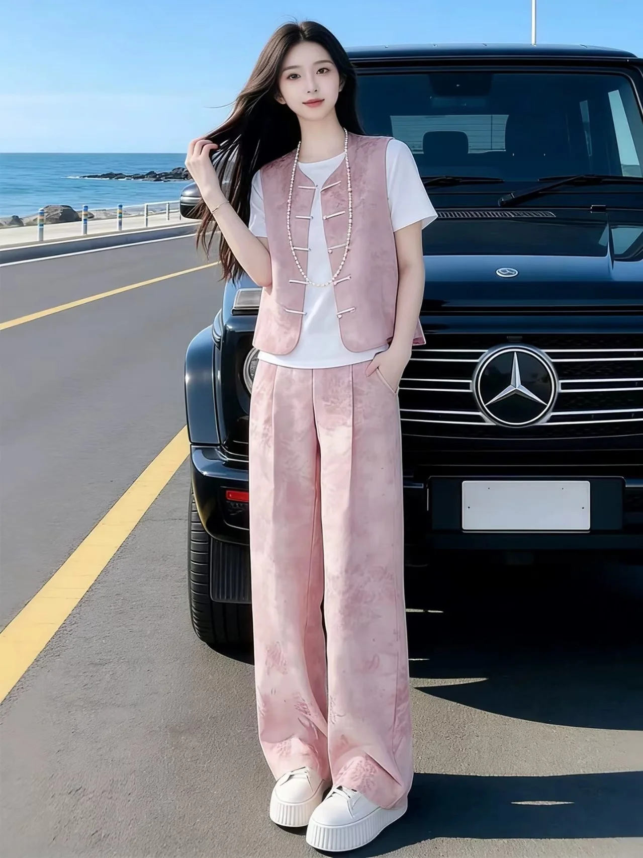 New Chinese Style Set Women's Summer Anti-Aging Pink National Style Vest T-Shirt Wide Leg Pants Three-piece Set Fashionable
New Chinese Style Set Women's Summer Anti-Aging Pink National Style Vest T-Shirt Wide Leg Pants Three-piece Set Fashionable