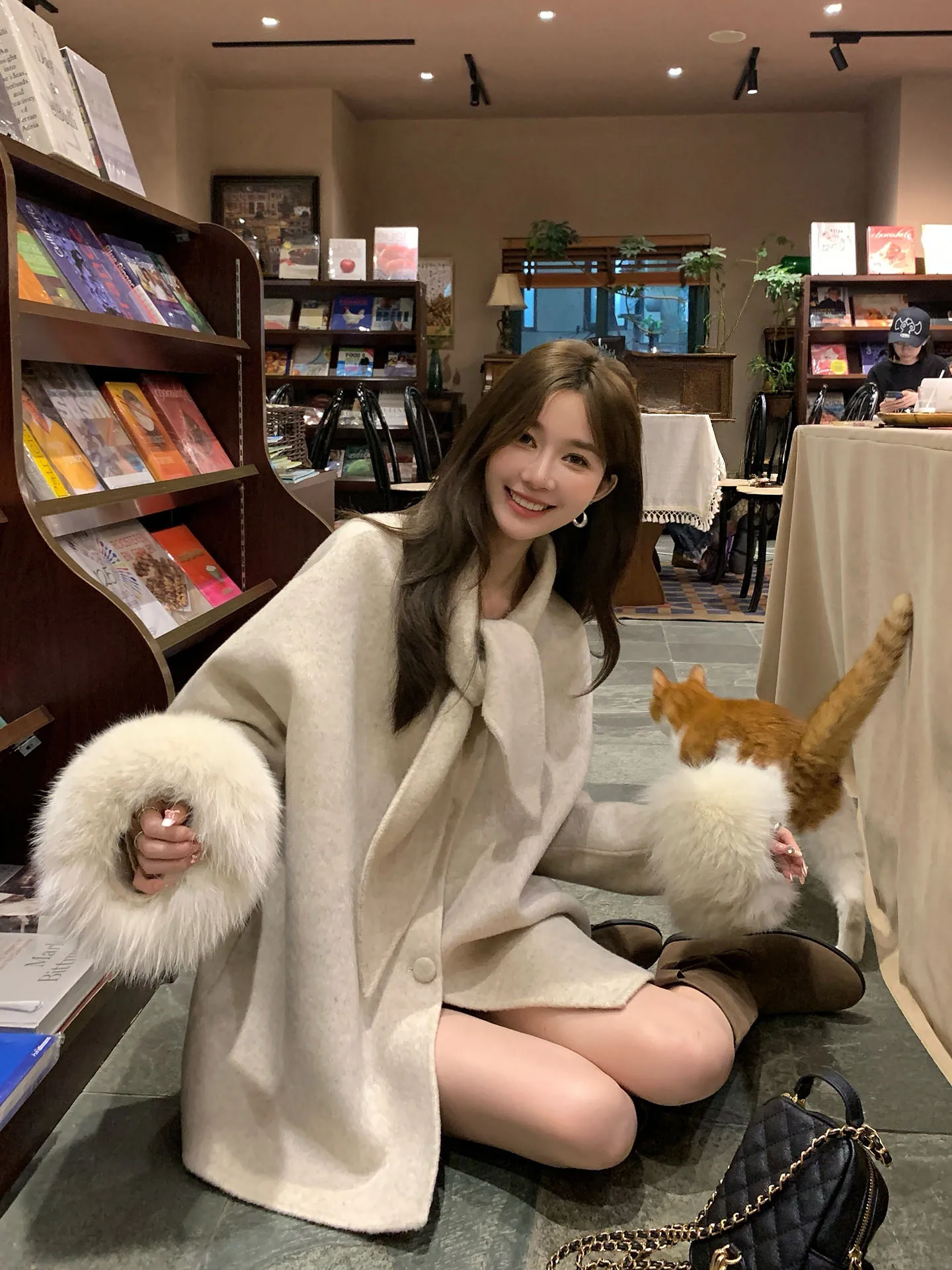 Шерстяное двустороннее пальто GG Ruzheng 2025, средней длины, в стиле каме, женское, осенне-зимнее, модное, корейское, свободного кроя
Шерстяное двустороннее пальто GG Ruzheng 2025, средней длины, в стиле каме, женское, осенне-зимнее, модное, корейское, свободного кроя