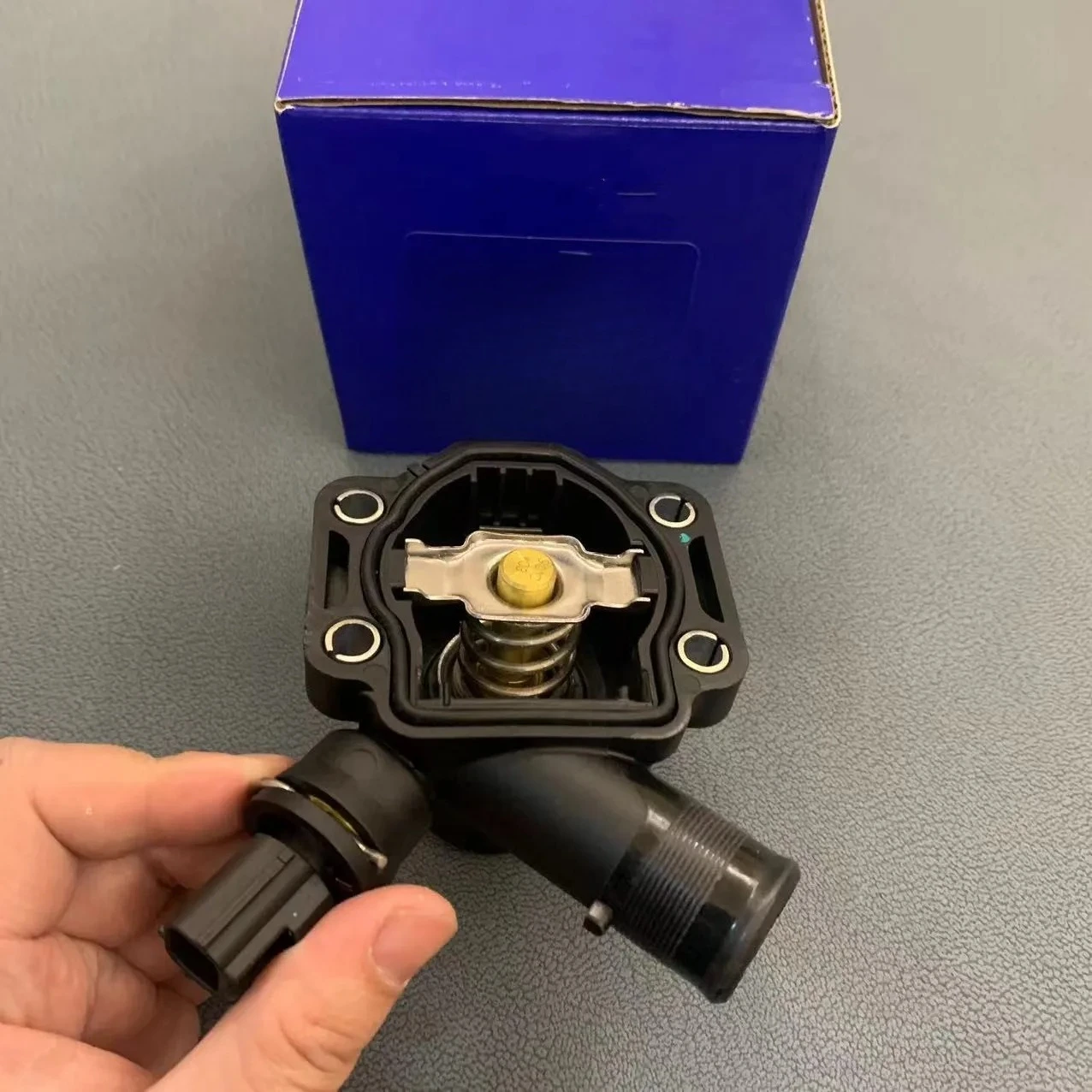 AADD-NEW Thermostat Housing for Volvo S60 S80 V70 V60 XC60 XC70 XC90 Land Rover LR2 OEM 31355151
AADD-NEW Thermostat Housing for Volvo S60 S80 V70 V60 XC60 XC70 XC90 Land Rover LR2 OEM 31355151