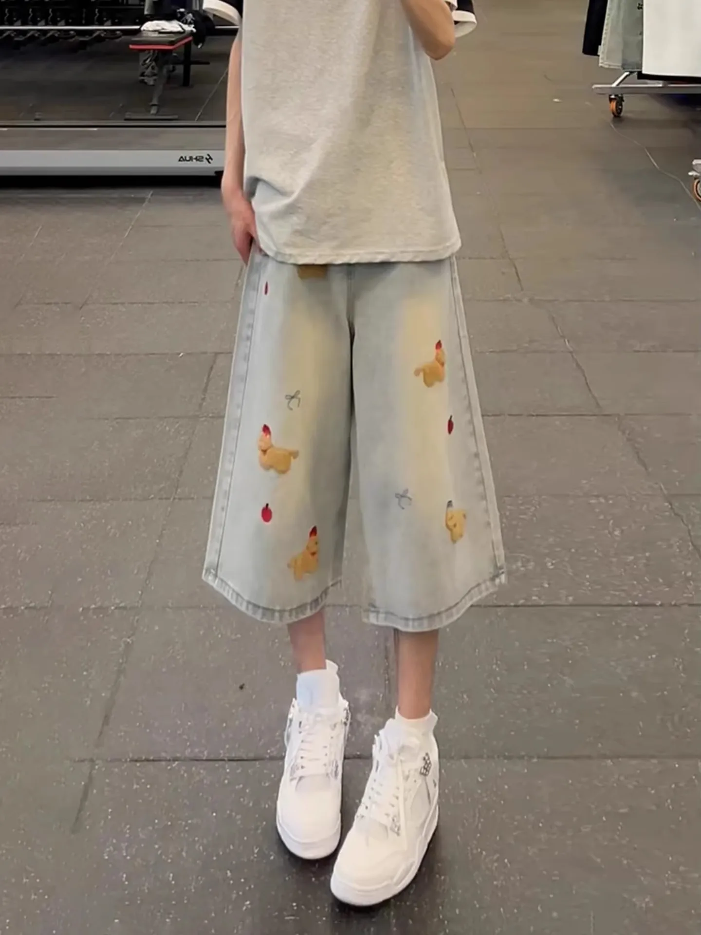 Light Blue Embroidered Dog Denim orts Men's Summer Thin American Retro Design Loose Straight Seven-Foot Pants Jeans
Light Blue Embroidered Dog Denim orts Men's Summer Thin American Retro Design Loose Straight Seven-Foot Pants Jeans