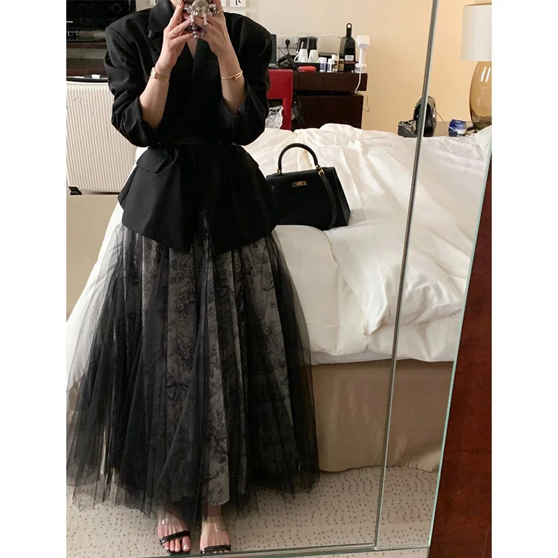 Retro Chic Long Sve Suit Jaet with Belt And Me Skirt Set High Faion Autumn Collection for Young Women 8-25 Years Old
Retro Chic Long Sve Suit Jaet with Belt And Me Skirt Set High Faion Autumn Collection for Young Women 8-25 Years Old