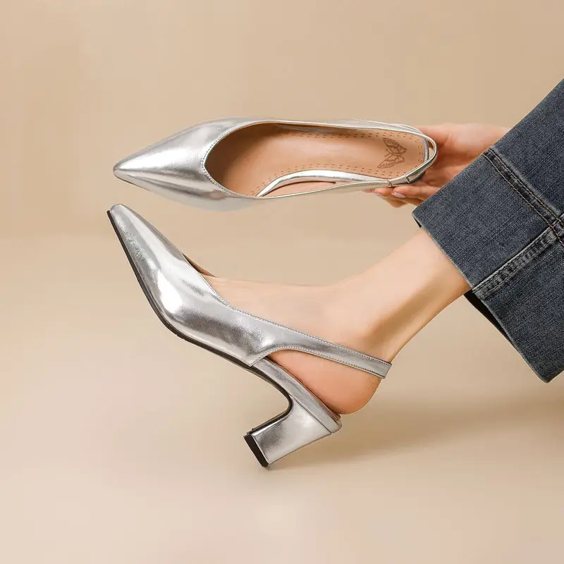 SIMLOVEYO Сексуальные женские босоножки с острым носком на блочном каблуке 6 см, слипоны с ремешком на спине, большие размеры 43 44 45 46 47 48 US17 Золото Серебро
SIMLOVEYO Сексуальные женские босоножки с острым носком на блочном каблуке 6 см, слипоны с ремешком на спине, большие размеры 43 44 45 46 47 48 US17 Золото Серебро