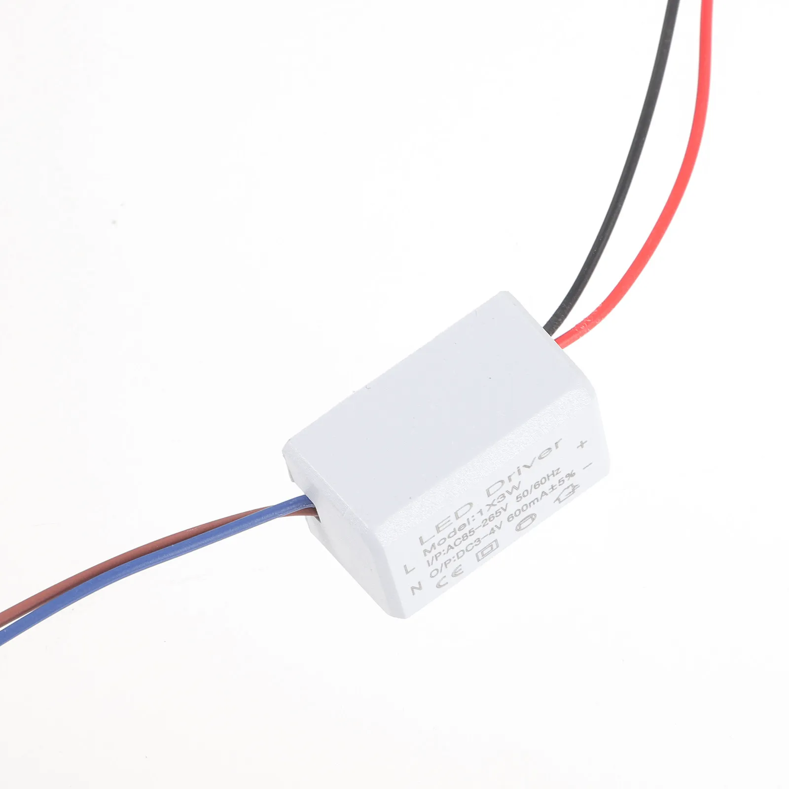 Светодиодный мини-прожектор для витрин ювелирных изделий, регулируемый, с миниатюрной головкой, для внутреннего декоративного освещения, с длительным сроком службы
Светодиодный мини-прожектор для витрин ювелирных изделий, регулируемый, с миниатюрной головкой, для внутреннего декоративного освещения, с длительным сроком службы