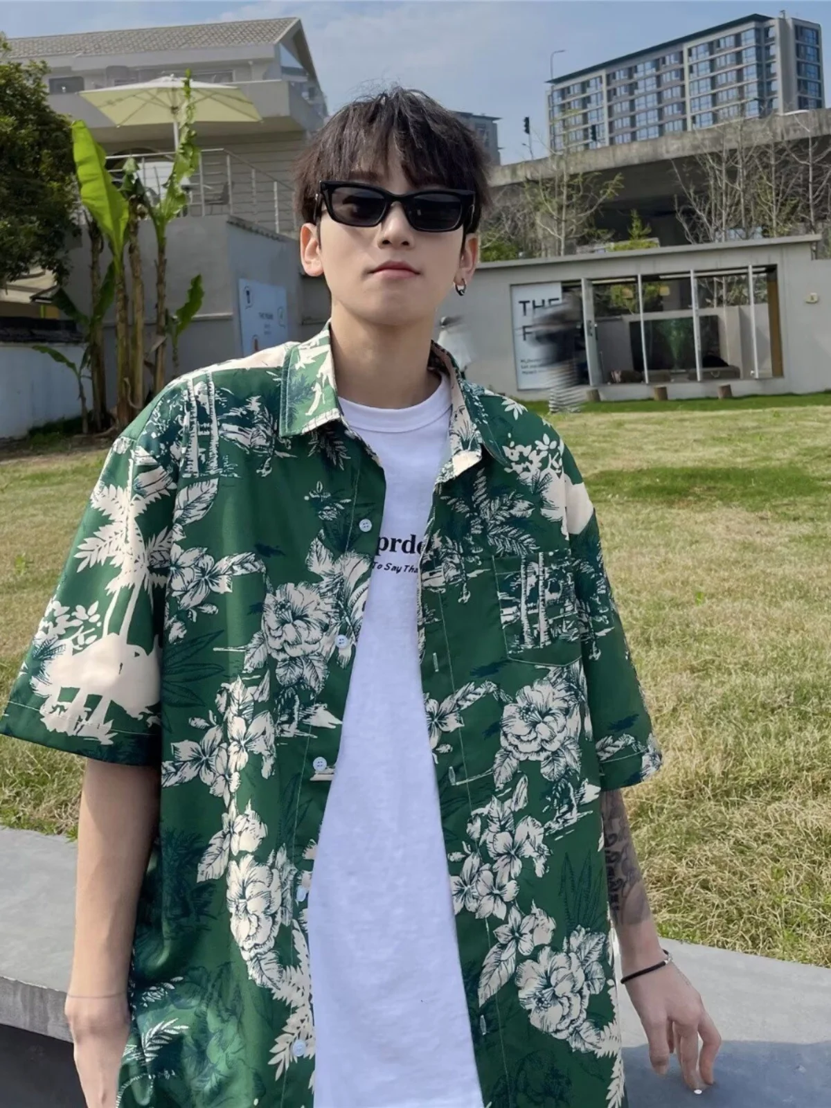 plus Size 300 Pou irt Men Summer American Loose Design ort Sve Floral Print Casual irt Breathable Moisture W...
plus Size 300 Pou irt Men Summer American Loose Design ort Sve Floral Print Casual irt Breathable Moisture W...