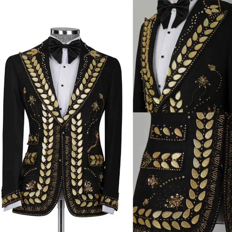 Luxury Men Suit 2 Pieces Jacket Pants Jewelry Decor Beading Crystal Wedding Tuxedos Prom Party Customized trajes para hombre
Luxury Men Suit 2 Pieces Jacket Pants Jewelry Decor Beading Crystal Wedding Tuxedos Prom Party Customized trajes para hombre