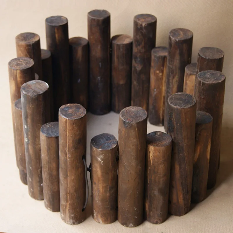 Decorative yard fence, antique old log stumps
Decorative yard fence, antique old log stumps