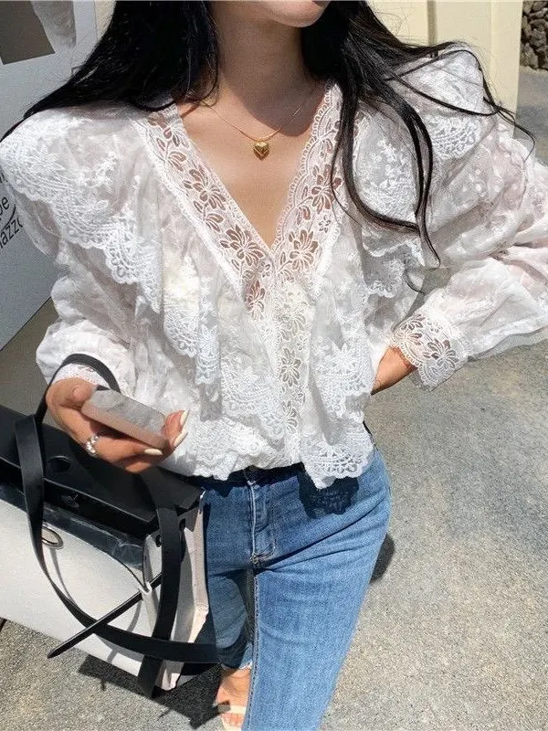 Chic Elegant Lace Shirt Women's Spring Fashion Design Sweet Stylish Top French Style Loose Fit Button Detail Embroidery Splic...
Chic Elegant Lace Shirt Women's Spring Fashion Design Sweet Stylish Top French Style Loose Fit Button Detail Embroidery Splic...