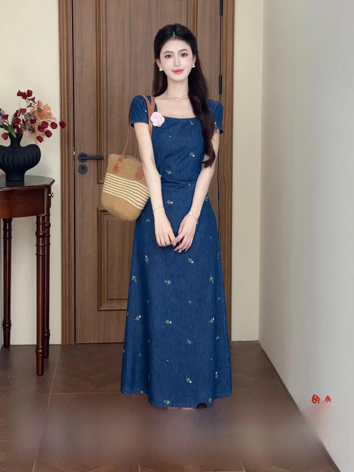 LILI Blue Floral Embroidery Denim Skirt Summer High Waist A-Line Dr Soft Polyester Cotton Blend No-Sve High Waist Sle
LILI Blue Floral Embroidery Denim Skirt Summer High Waist A-Line Dr Soft Polyester Cotton Blend No-Sve High Waist Sle