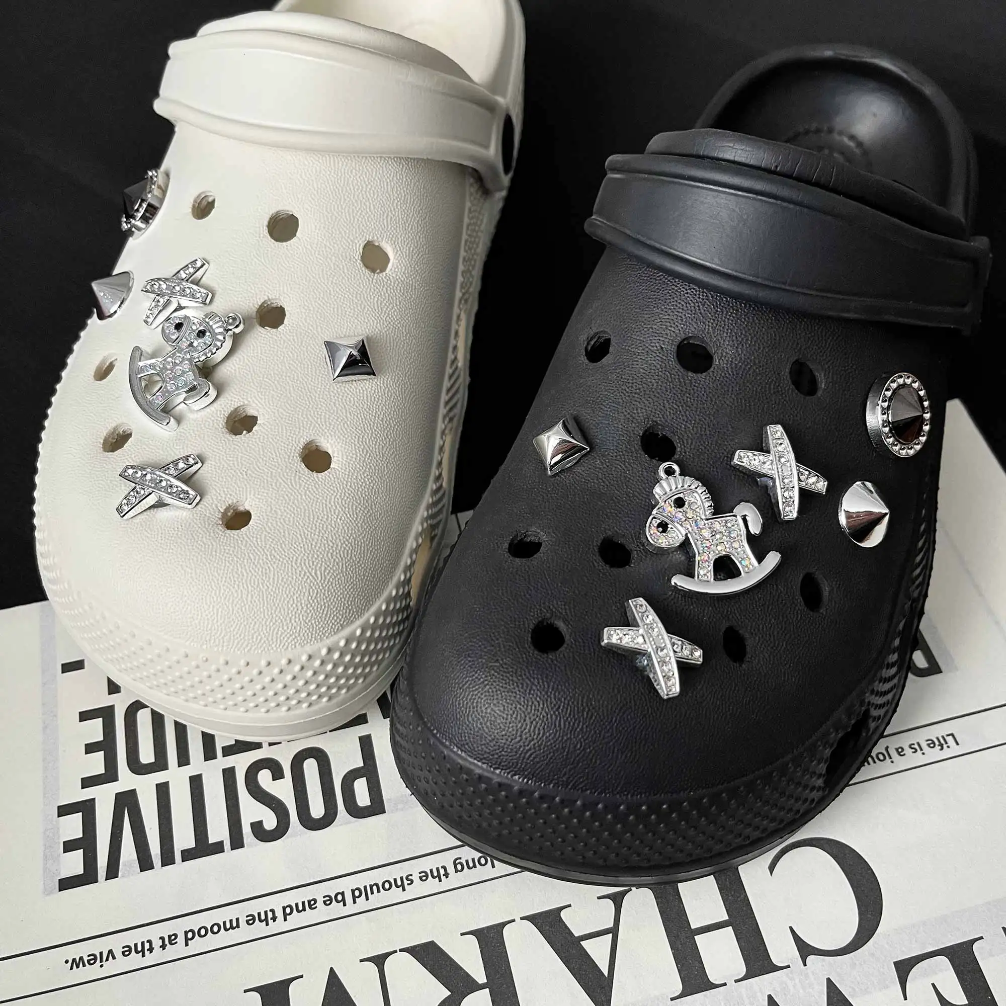 Exquisite Quirky Trojan Rhinestone Rivet Set Shoe Charms for Crocs Clogs Pins Accessories Garden Sandals Metal Texture Girl Gift
Exquisite Quirky Trojan Rhinestone Rivet Set Shoe Charms for Crocs Clogs Pins Accessories Garden Sandals Metal Texture Girl Gift