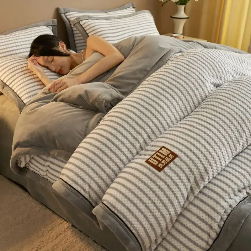 Home Textile Thicken Velvet Duvet Cover 4pcs Set Winter Bedding Sets Fluffy Warm Quilt Cover Bedsheet Plush Pillowcases Flat Bed 
Home Textile Thicken Velvet Duvet Cover 4pcs Set Winter Bedding Sets Fluffy Warm Quilt Cover Bedsheet Plush Pillowcases Flat Bed