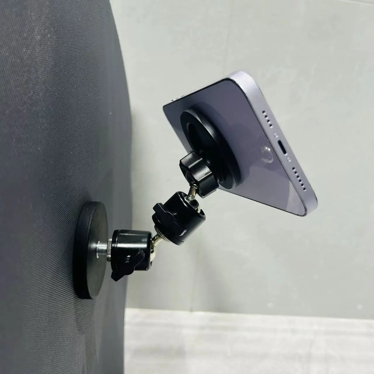 Strong Magnetic Phone Stand for Live Streaming Refrigerator Fixed Clamp Shooting Tripod Stand for Outdoor Use
Strong Magnetic Phone Stand for Live Streaming Refrigerator Fixed Clamp Shooting Tripod Stand for Outdoor Use