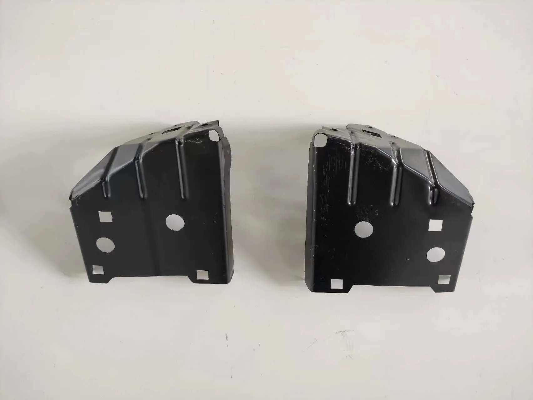 53193270 68103412AB 53193271 68103413AB Front Leaf Plate Bracket 14-18 for Jeep Free Light Car Accessories Auto Replacement Repa
53193270 68103412AB 53193271 68103413AB Front Leaf Plate Bracket 14-18 for Jeep Free Light Car Accessories Auto Replacement Repa