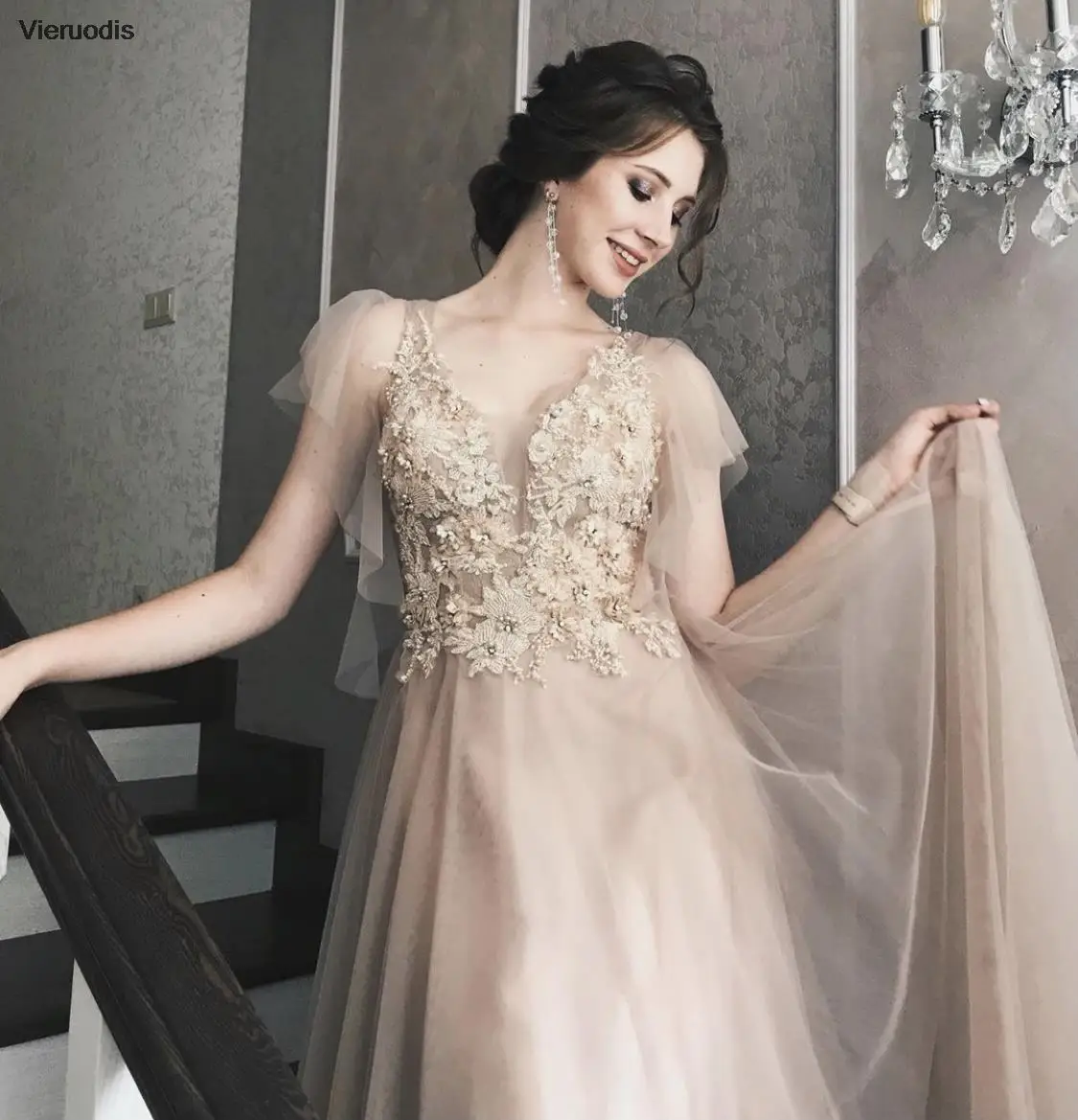 Вечернее платье цвета шампанского, трапециевидное платье с короткими рукавами и открытой спиной, кружевные аппликации, расшитые блестками и бусинами, тюль длиной до пола, вечернее платье для выпускного вечера 2022.
Вечернее платье цвета шампанского, трапециевидное платье с короткими рукавами и открытой спиной, кружевные аппликации, расшитые блестками и бусинами, тюль длиной до пола, вечернее платье для выпускного вечера 2022.