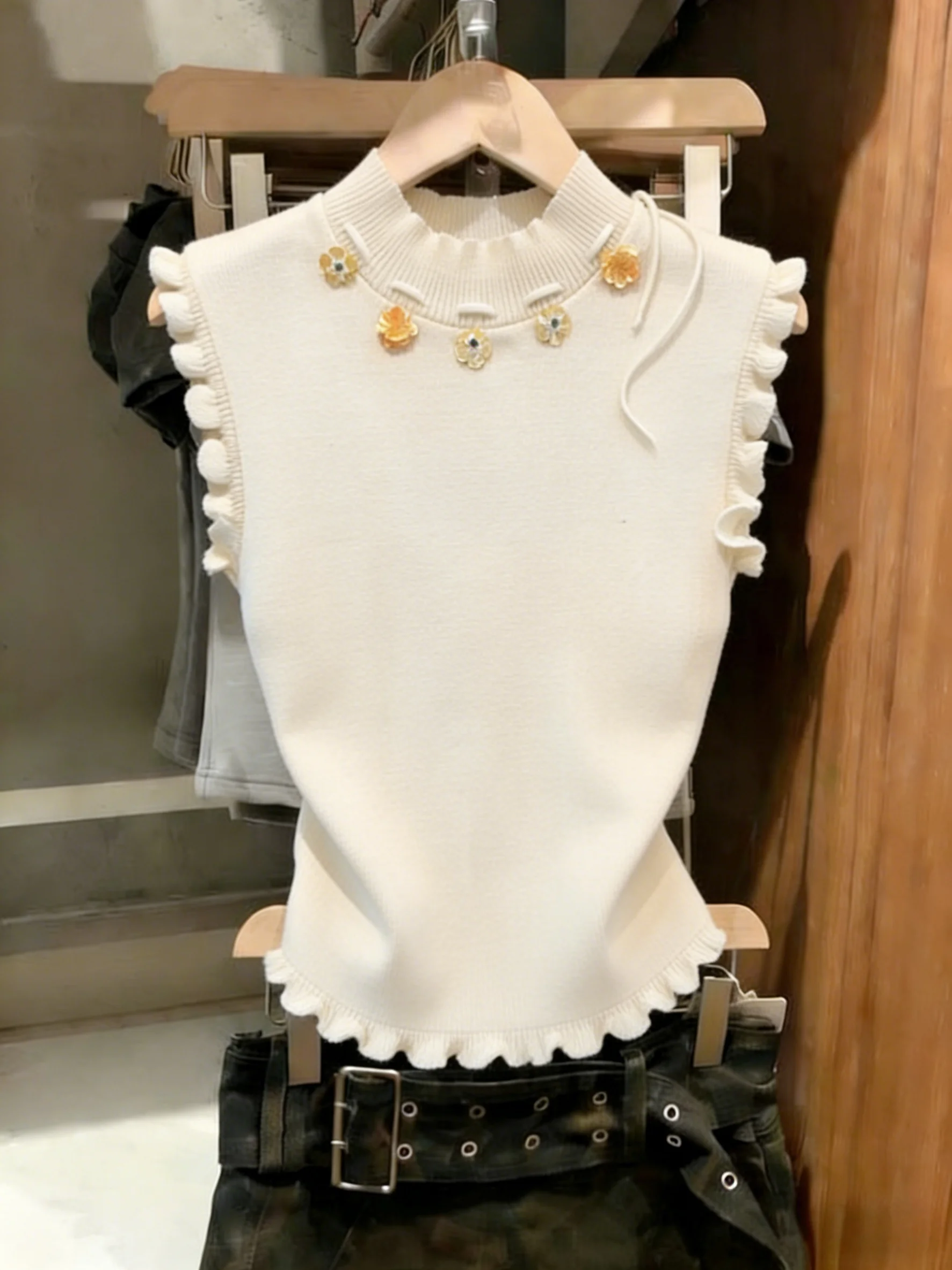 Sweet Design Sensation 3D Flower Sleeveless Knitted Sweater Women's Summer New Style Small Size Age Reduction Slimming Elegan...
Sweet Design Sensation 3D Flower Sleeveless Knitted Sweater Women's Summer New Style Small Size Age Reduction Slimming Elegan...