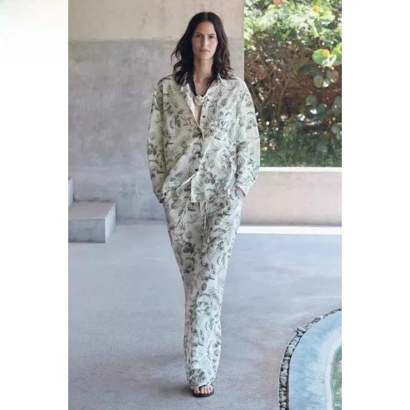 New Summer 2024 Women's ZW Series Printed Shirt Versatile Long Pants Loose Fit Long Sleeve Square Collar Regular Length Material
New Summer 2024 Women's ZW Series Printed Shirt Versatile Long Pants Loose Fit Long Sleeve Square Collar Regular Length Material