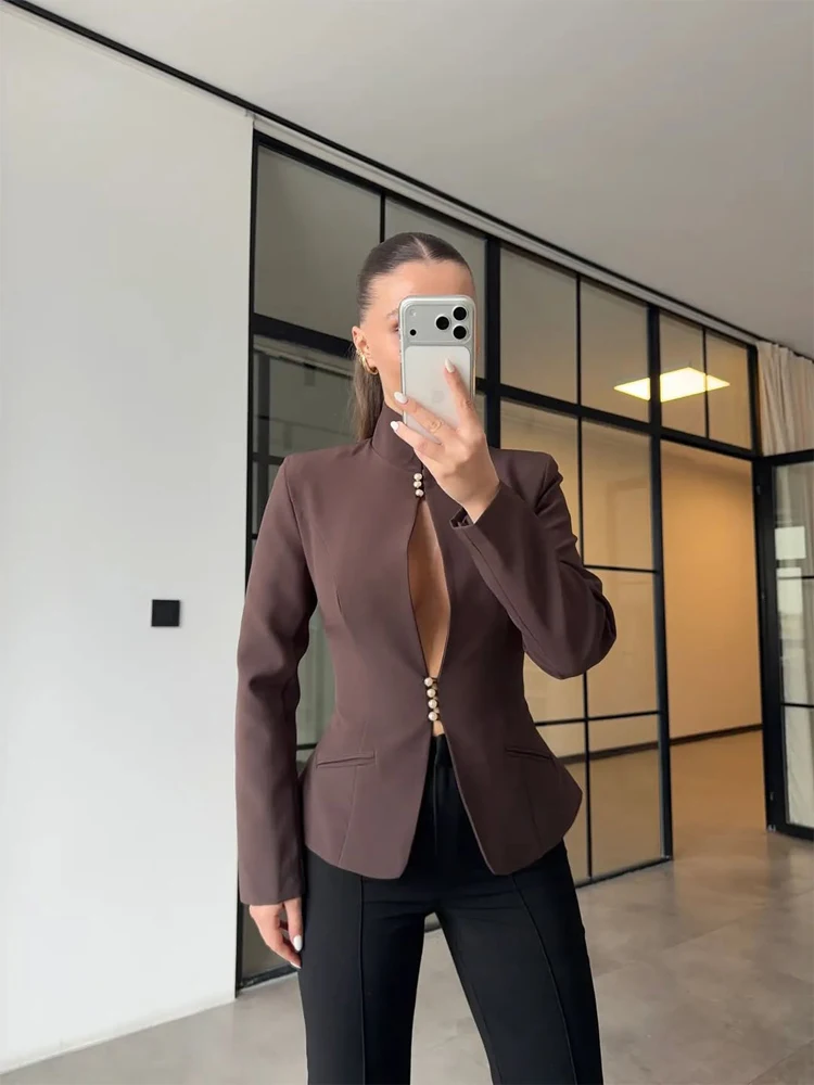 Chic Women Dark Brown Stand Collar Blazer Casual Slim Long Sleeve Waist Fitted Pearl Button Crop Jacket 2026 Daily Office Coats
Chic Women Dark Brown Stand Collar Blazer Casual Slim Long Sleeve Waist Fitted Pearl Button Crop Jacket 2026 Daily Office Coats