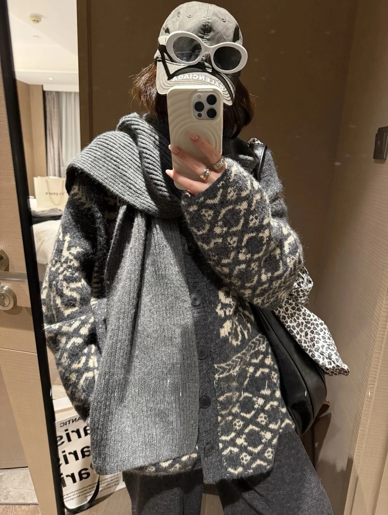 Seoul Fair Island Knitted Thickened High Collar Sweater Cardigan Women's Mid-Length Casual Style Soft Long Sleeve Top
Seoul Fair Island Knitted Thickened High Collar Sweater Cardigan Women's Mid-Length Casual Style Soft Long Sleeve Top