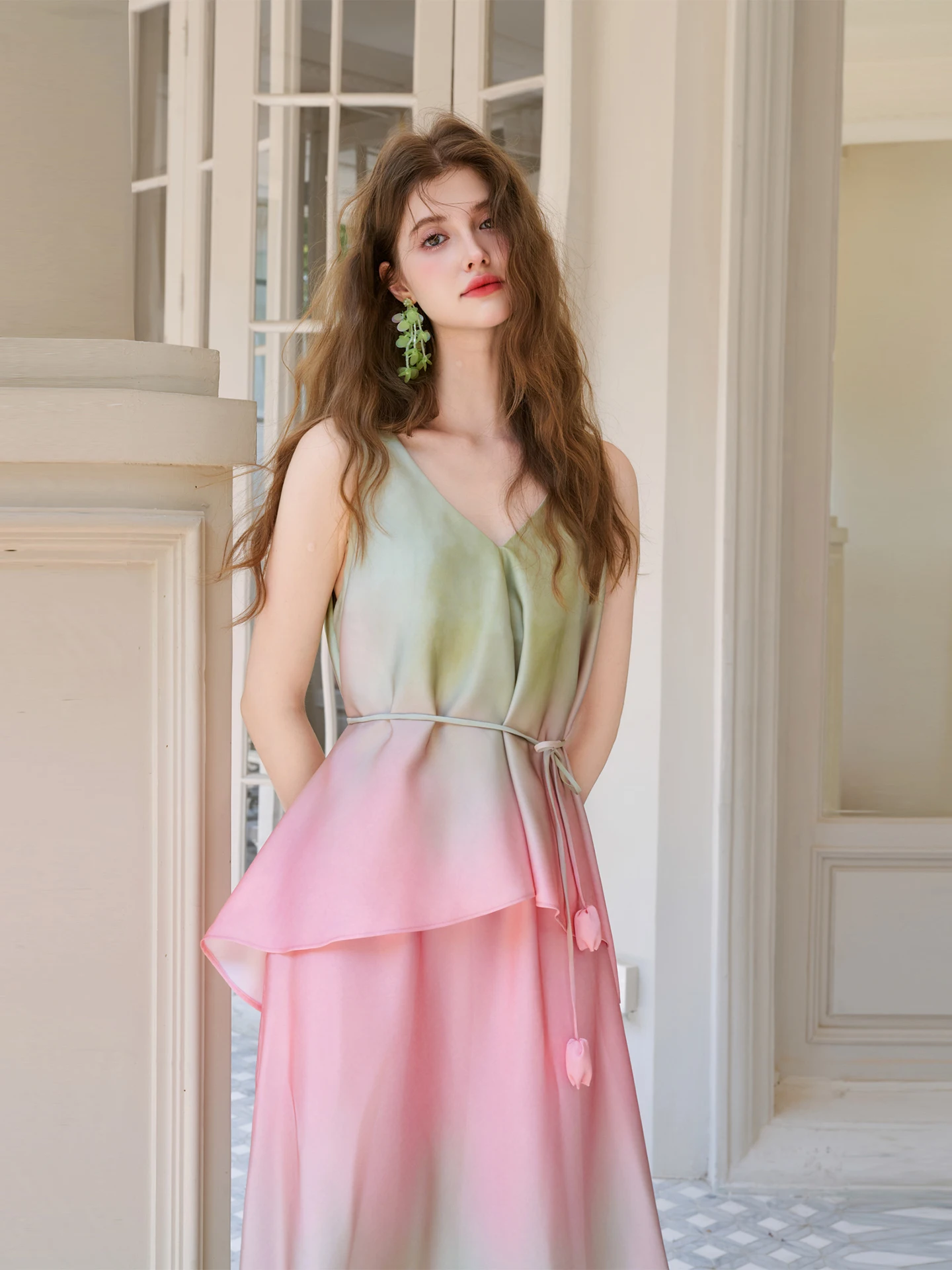 REVE Original Handmade Tulip Gradient New Chinese Style Vest Skirt Set Summer 2025 Fashion Women's Two-Piece Suit V-Neck Shor...
REVE Original Handmade Tulip Gradient New Chinese Style Vest Skirt Set Summer 2025 Fashion Women's Two-Piece Suit V-Neck Shor...